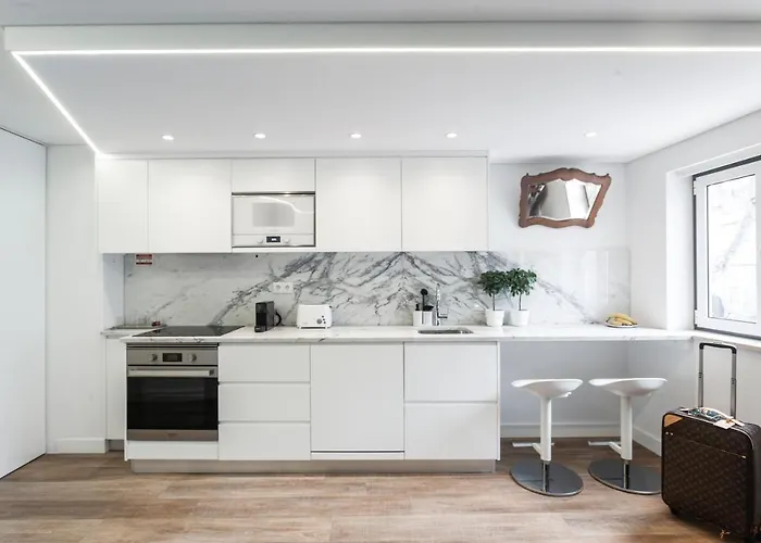 Embaixador Apartments&suites ליסבון